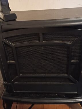 Black Electric Space Heater with Mesh Front